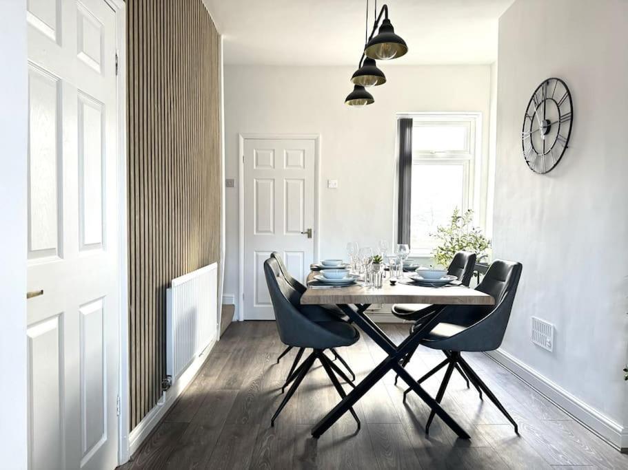 Stylish Home In York - Free Wifi & Parking - Close To Racecourse & City Centre Экстерьер фото