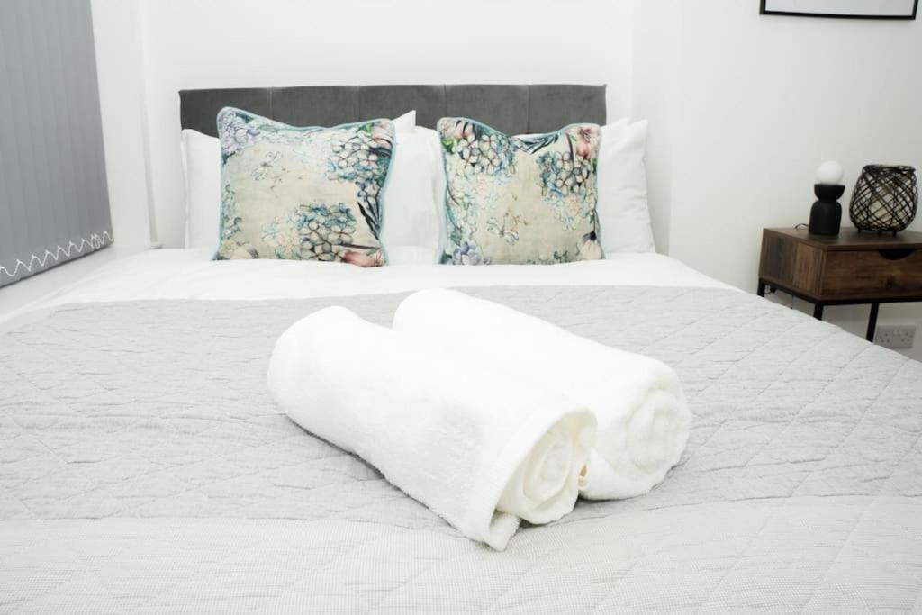 Stylish Home In York - Free Wifi & Parking - Close To Racecourse & City Centre Экстерьер фото
