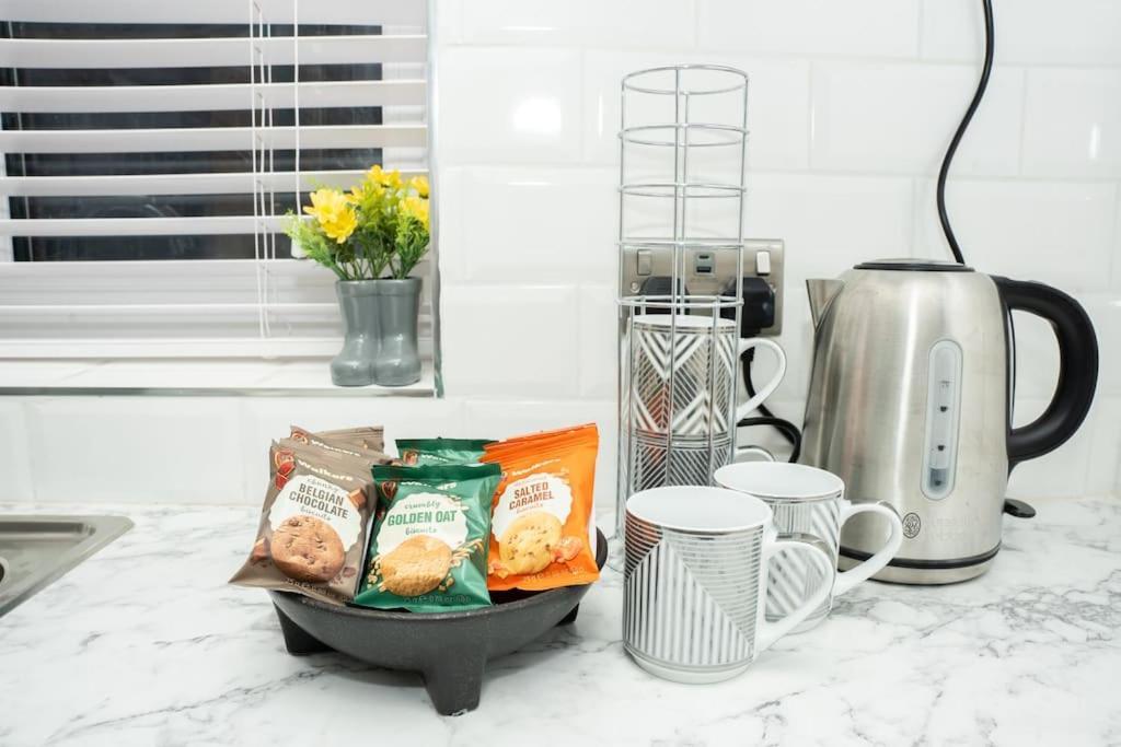 Stylish Home In York - Free Wifi & Parking - Close To Racecourse & City Centre Экстерьер фото