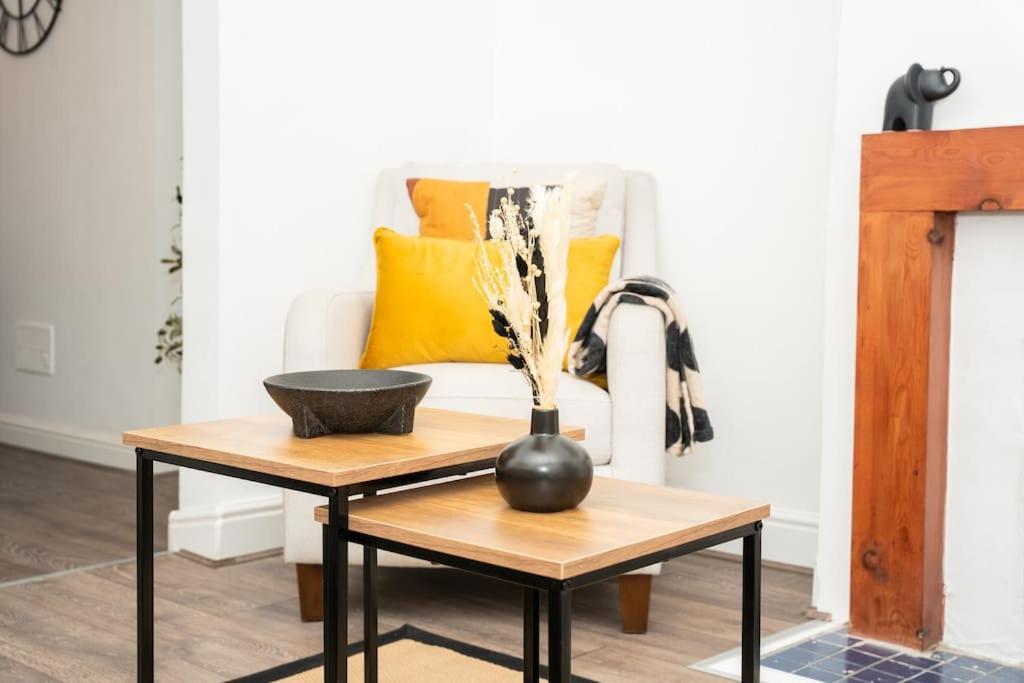 Stylish Home In York - Free Wifi & Parking - Close To Racecourse & City Centre Экстерьер фото